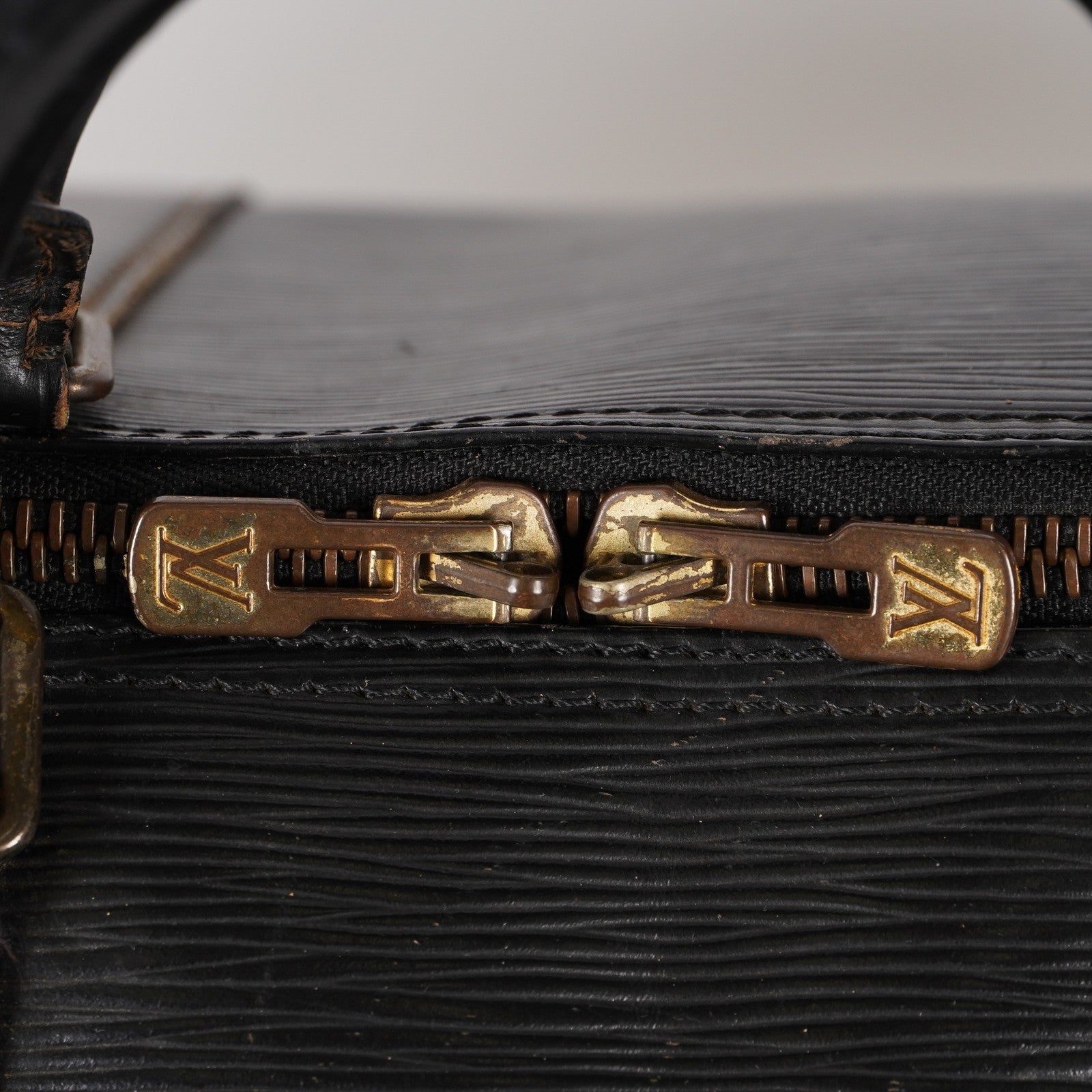 LOUIS VUITTON Epi Keepall 50 Boston Bag Black M42962 LV Auth 05E173960016