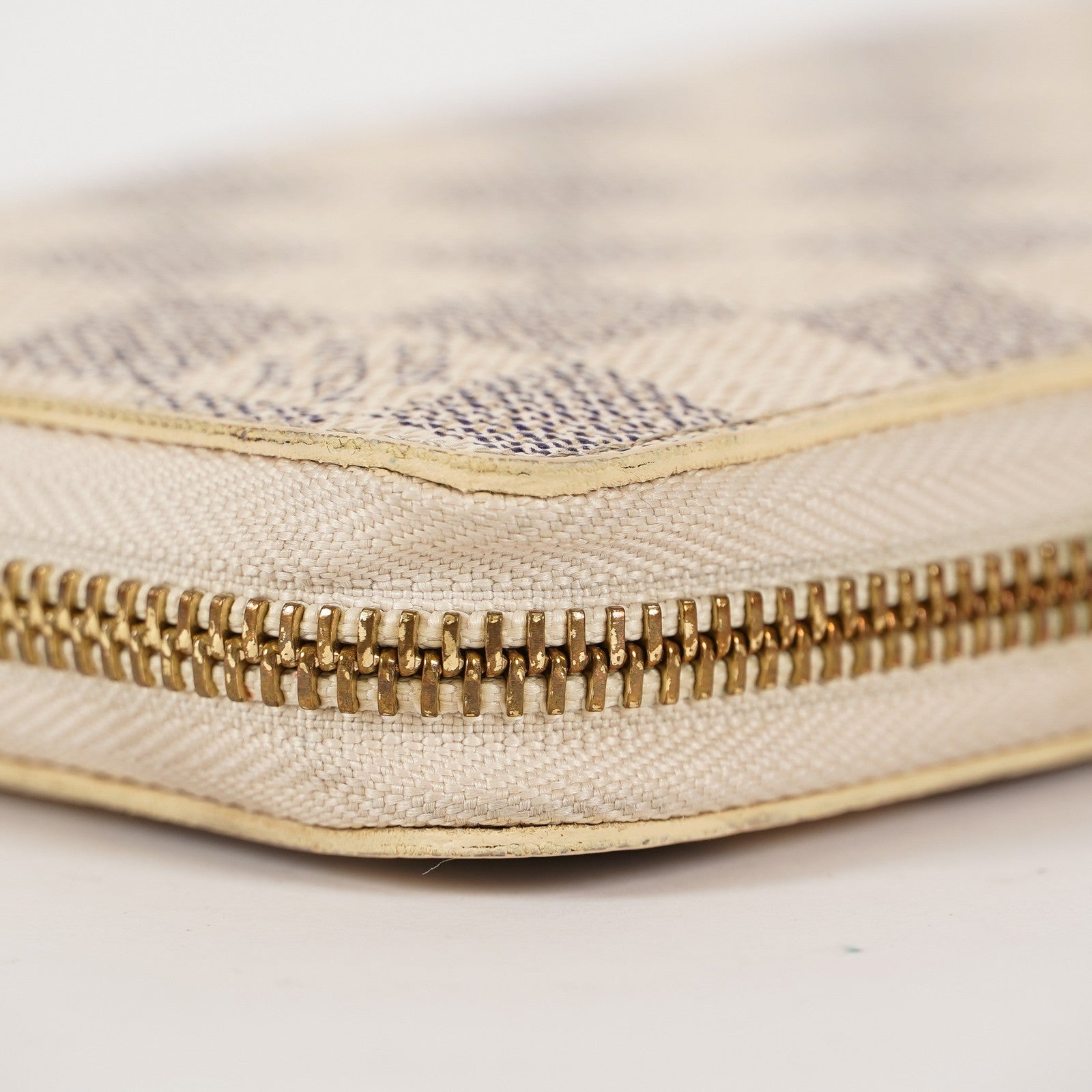 Louis Vuitton Zippy Wallet Damier Azur White Round Long PVC vintage 03T082000009