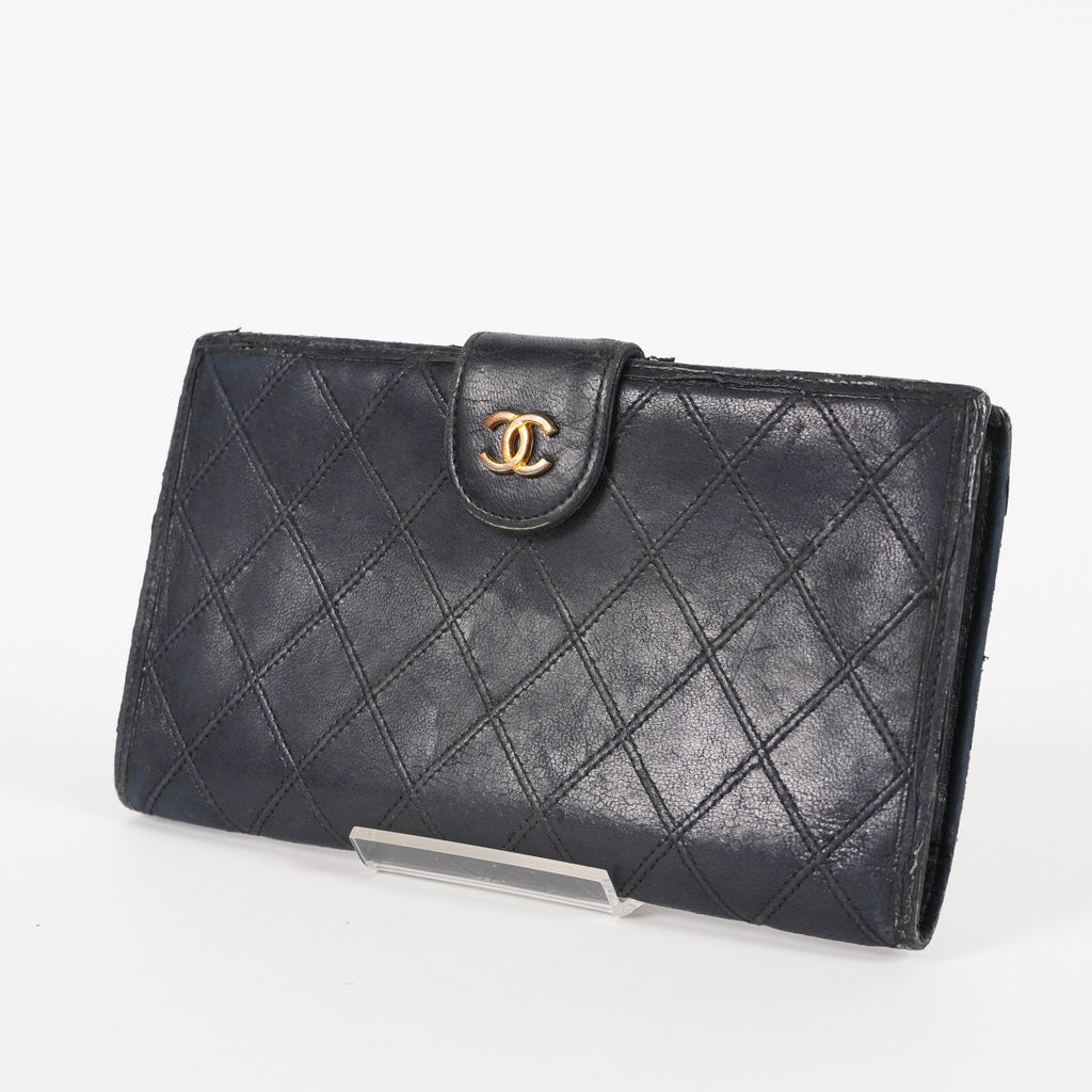 Chanel Authentic Vintage (80s/90s) Black Diamond Wallet 05E571320016