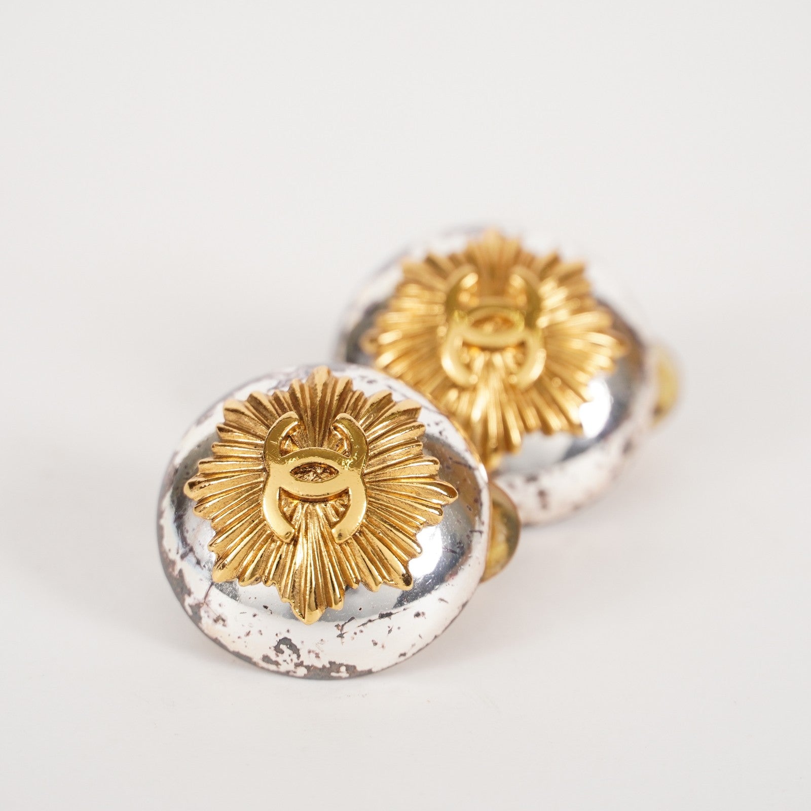CHANEL Earrings Coco Mark CC Gold Tone Logo Medal Round Coin 05E601870016
