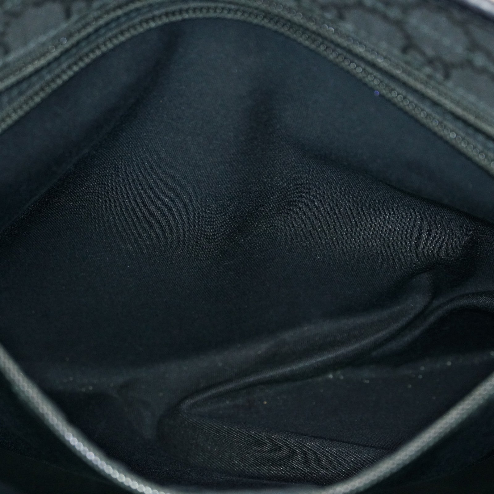 Gucci Black Nylon & Leather Tote Bag Purse With Zipper GG Monogram XY157