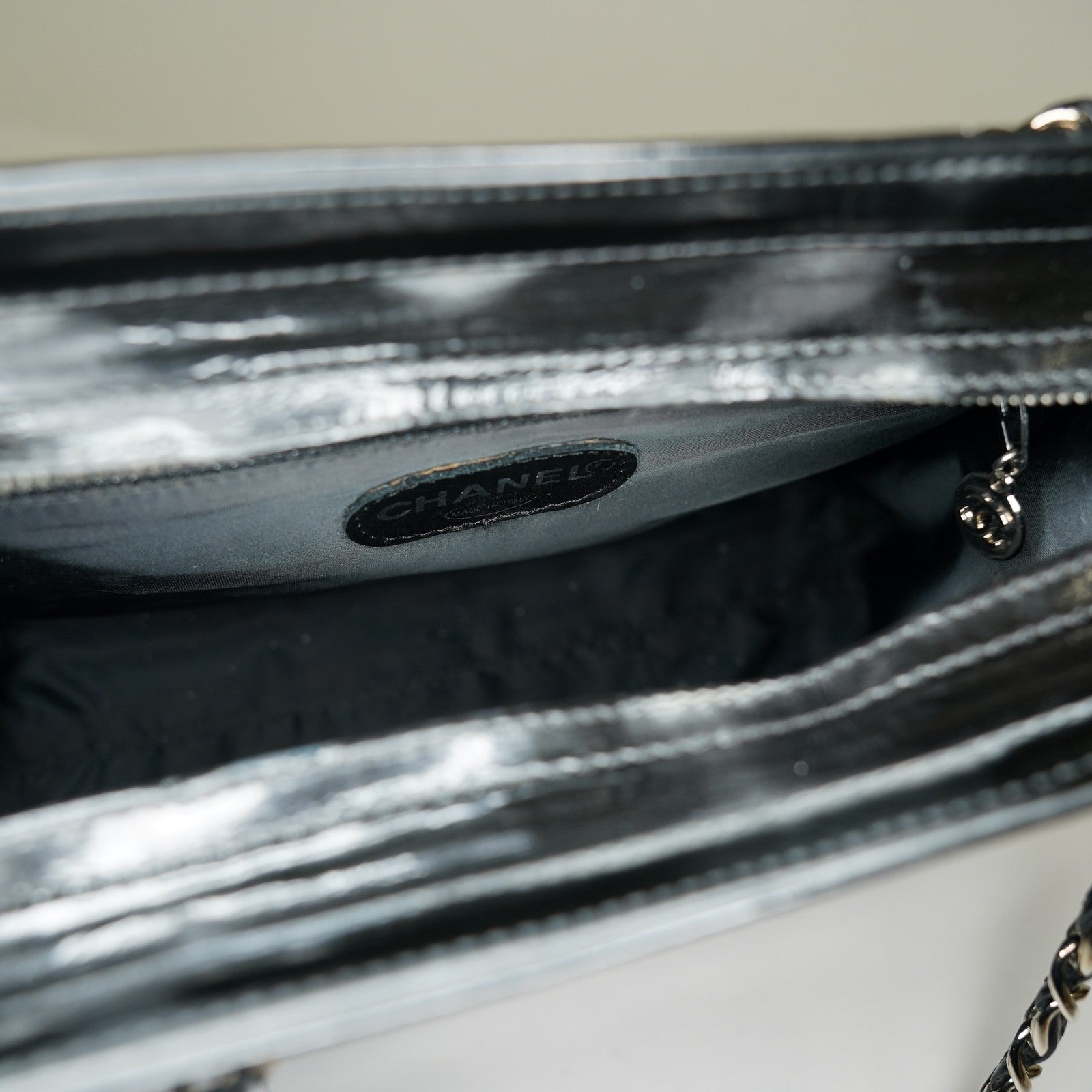 CHANEL CC Logo Chain Shoulder Tote Bag Patent Leather Black Vintage 03E255170011