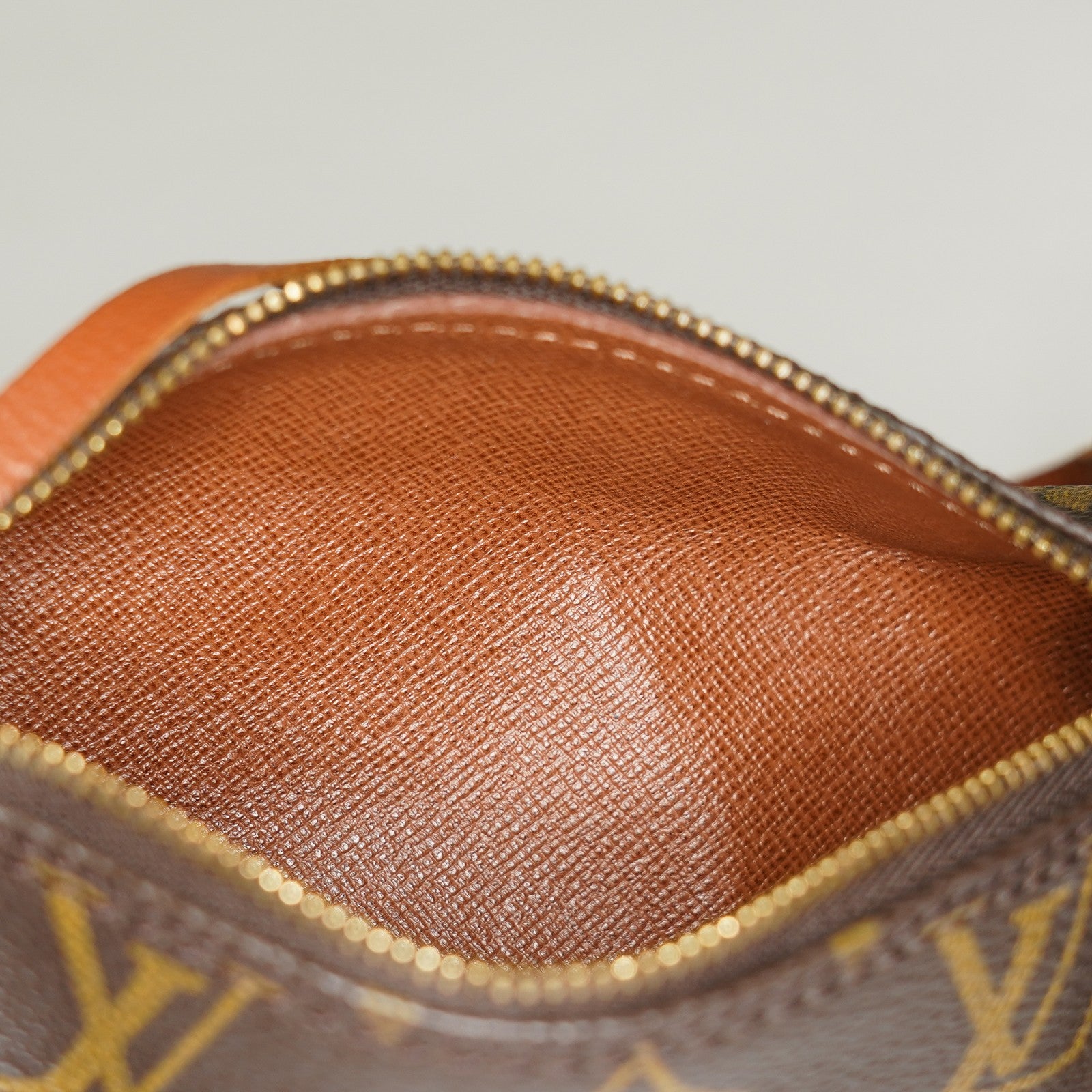 LOUIS VUITTON Monogram Papillon Pouch LV Auth vintage 05E542090016