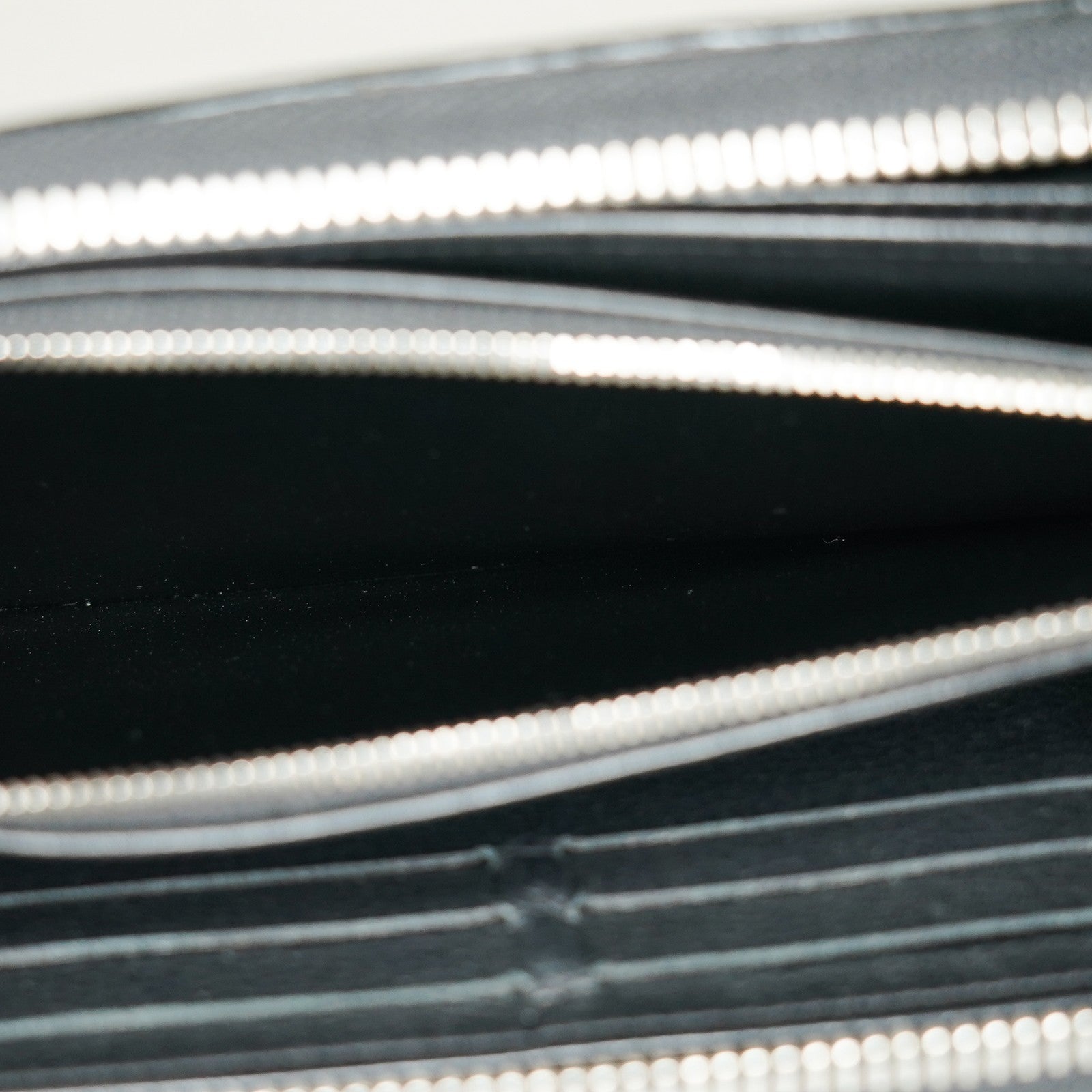 Louis Vuitton Monogram Mahina Zippy Zip-Around Wallet Noir M61867 03T022500009